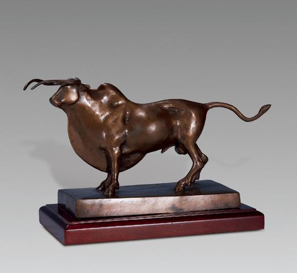 黄永玉(b.1924) 2009年作 牛 铜雕塑