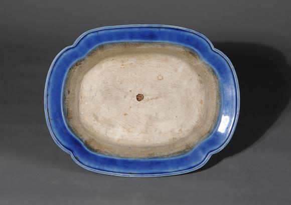 清雍正乾隆霁蓝釉海棠形花盆