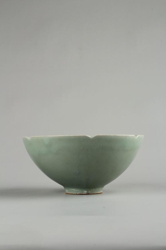 日本环球宋-龙泉花口碗