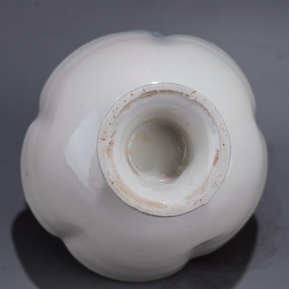 定窑白釉花口高足杯