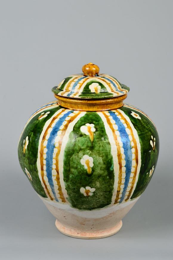 exquisitethreecolorpot精美三彩罐