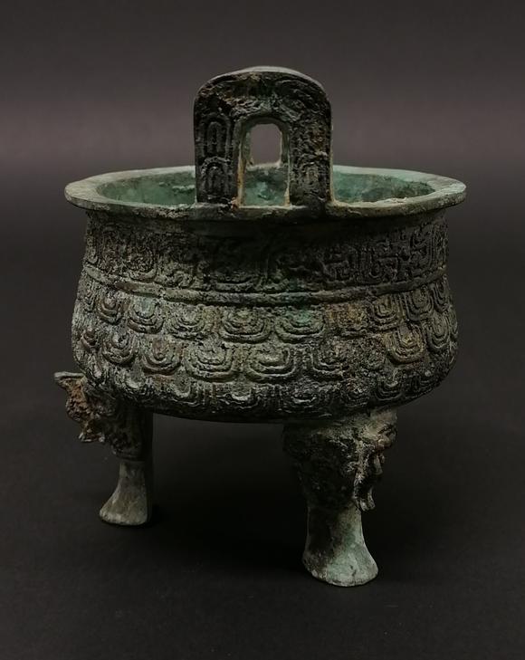 几何纹青铜鼎高清大图_易拍全球株式会社搜挖会艺苑珍藏—中国瓷器