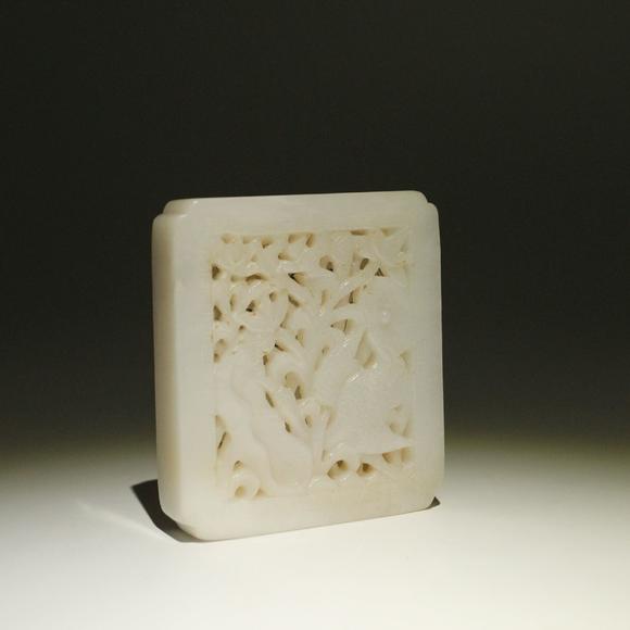 日本古美术青宝会白玉方牌