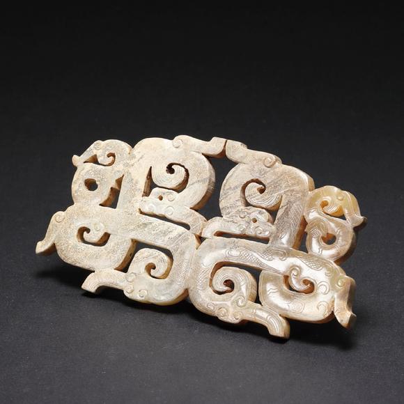 宋代 白玉带浸双龙纹玉佩