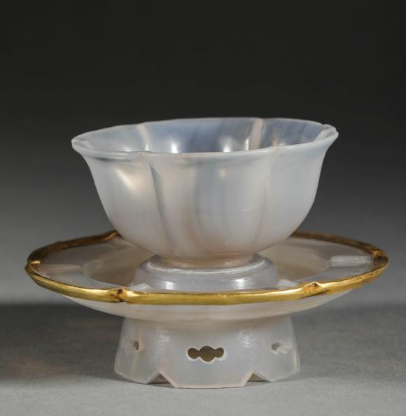 carnelain wine cup with gold in song dynasty 宋代玛瑙包金酒盏