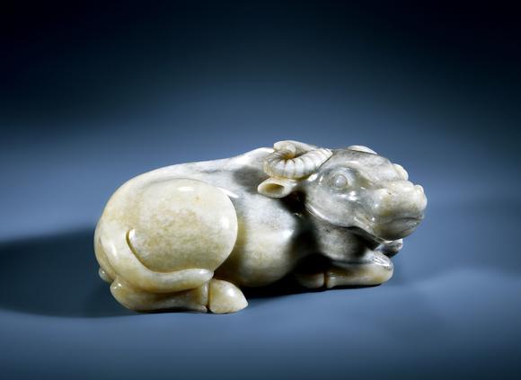 清中期 旧玉卧牛摆件