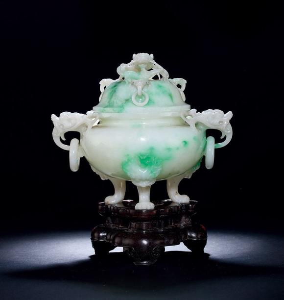 清 翡翠雕龙纹活环香炉