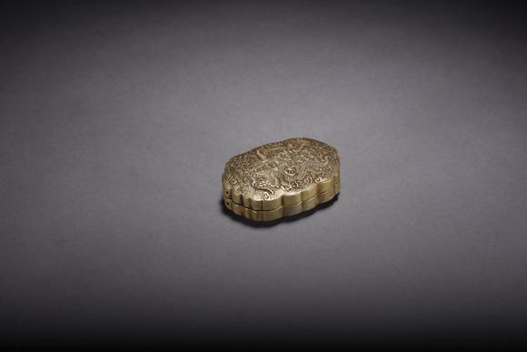 a pair of gild silver dragon imperial edict pendants