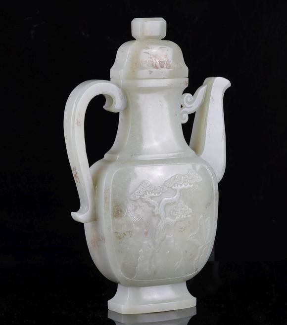 清代山水纹玉壶