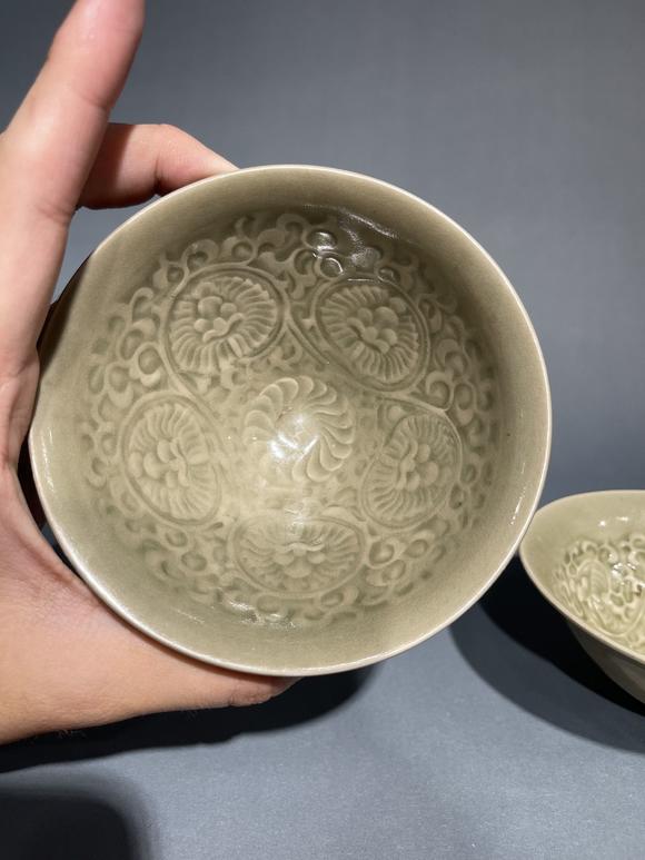 宋耀州窑印花团菊纹盏一对