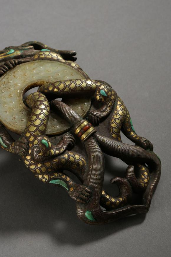 hook inlaided with gold, silver and jade 中国古代错金银嵌玉带钩