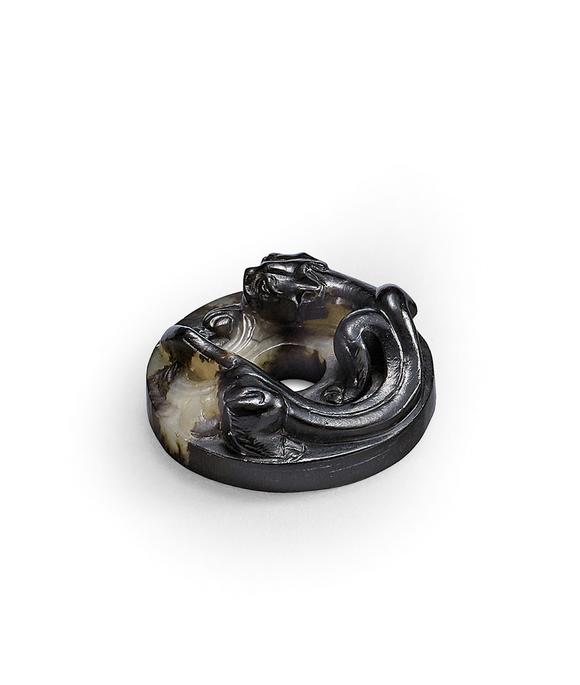 明白玉提油螭龙佩