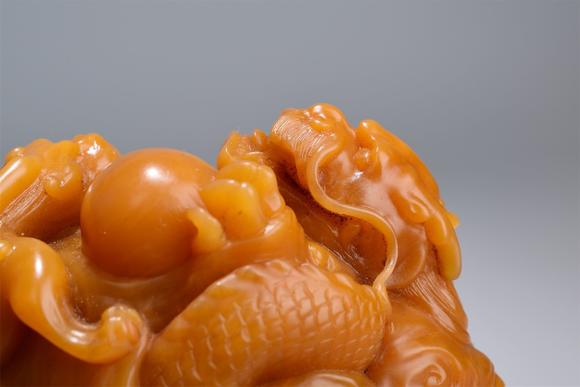 旧藏群螭戏珠田黄印章雍正御览之宝