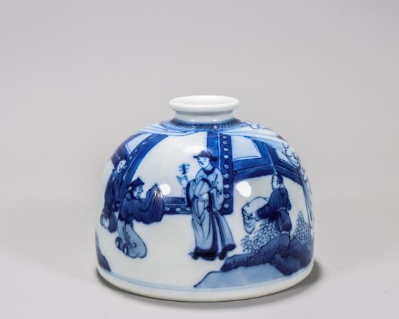 "大清康熙年制"款 青花人物故事纹太白尊