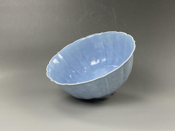 乾隆天青釉花口大碗qianlong tianqing glaze mouth bowl