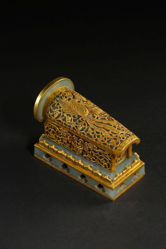 hetian jade copper and golden stupa from liao 辽代和田玉铜鎏金