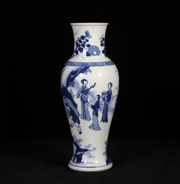 blue and white vase kangxi style 清代康熙青花人物观音瓶