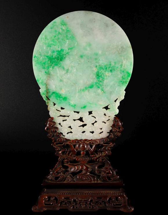 a pair od green jade hanging screen from qing 清代翡翠屏风一对