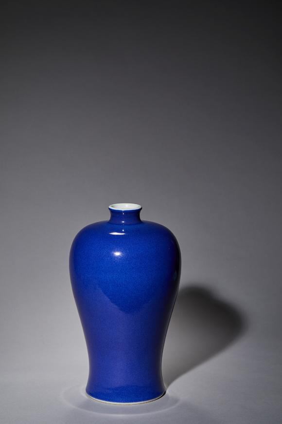 清康熙霁蓝釉大梅瓶