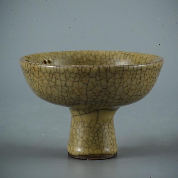 宋哥釉开片高足杯