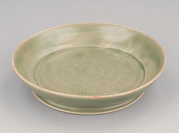 宋代9601279越窑刻蝴蝶纹盘