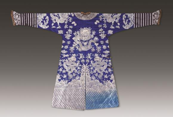 清代16441911蓝地银线织锦龙袍